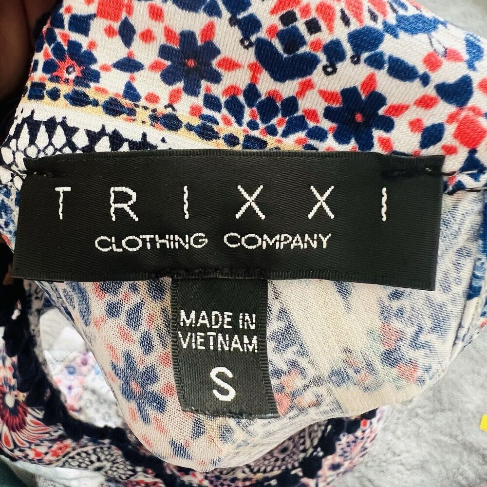 Trixxi Clothing Company Mini Dress Button Neck Closure Collar Geometric Small - Picture 7 of 12
